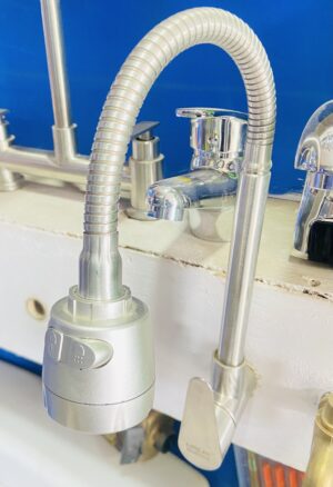 Kitchen tap with adjastable kitchen nob